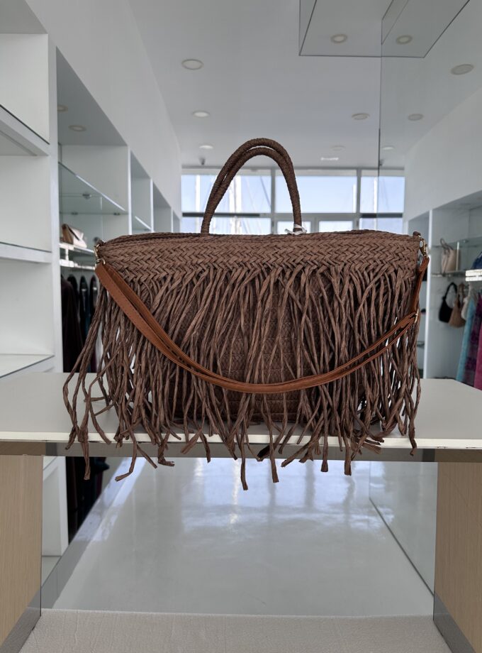 Bolso flecos rafia