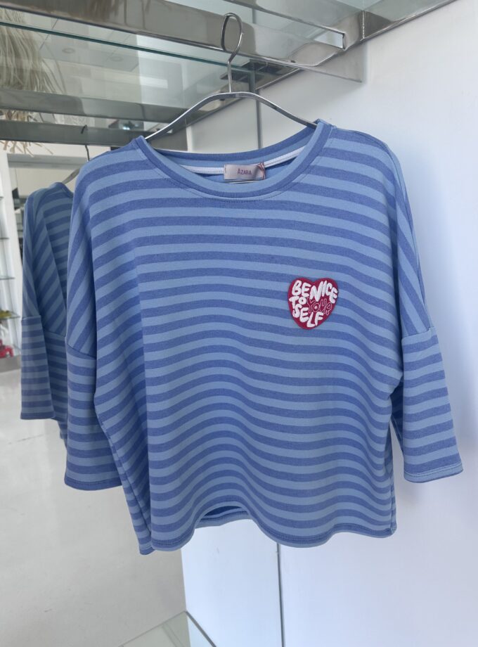 Camiseta de rayas azules