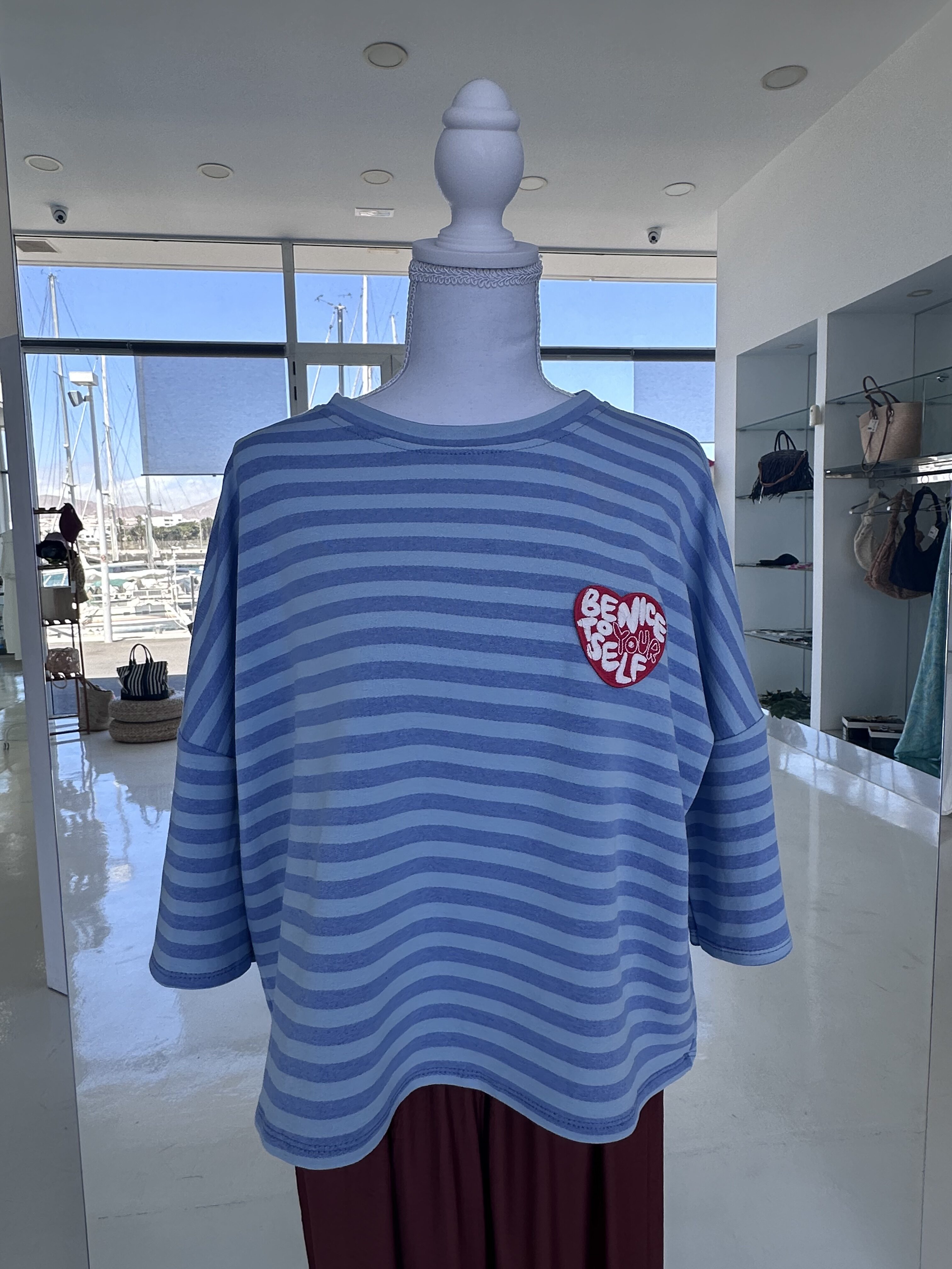 Camiseta de rayas azules - Imagen 3