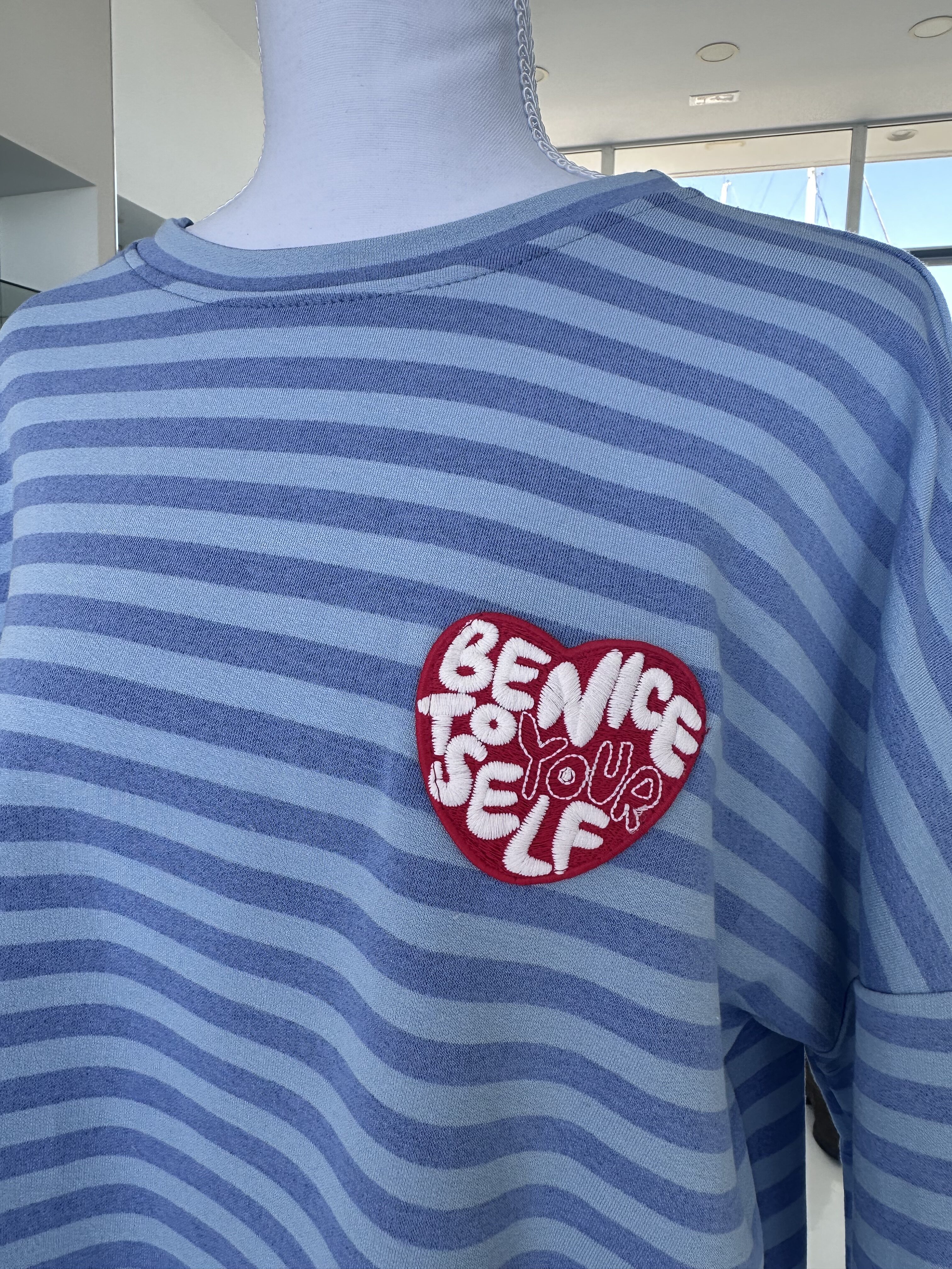 Camiseta de rayas azules - Imagen 4