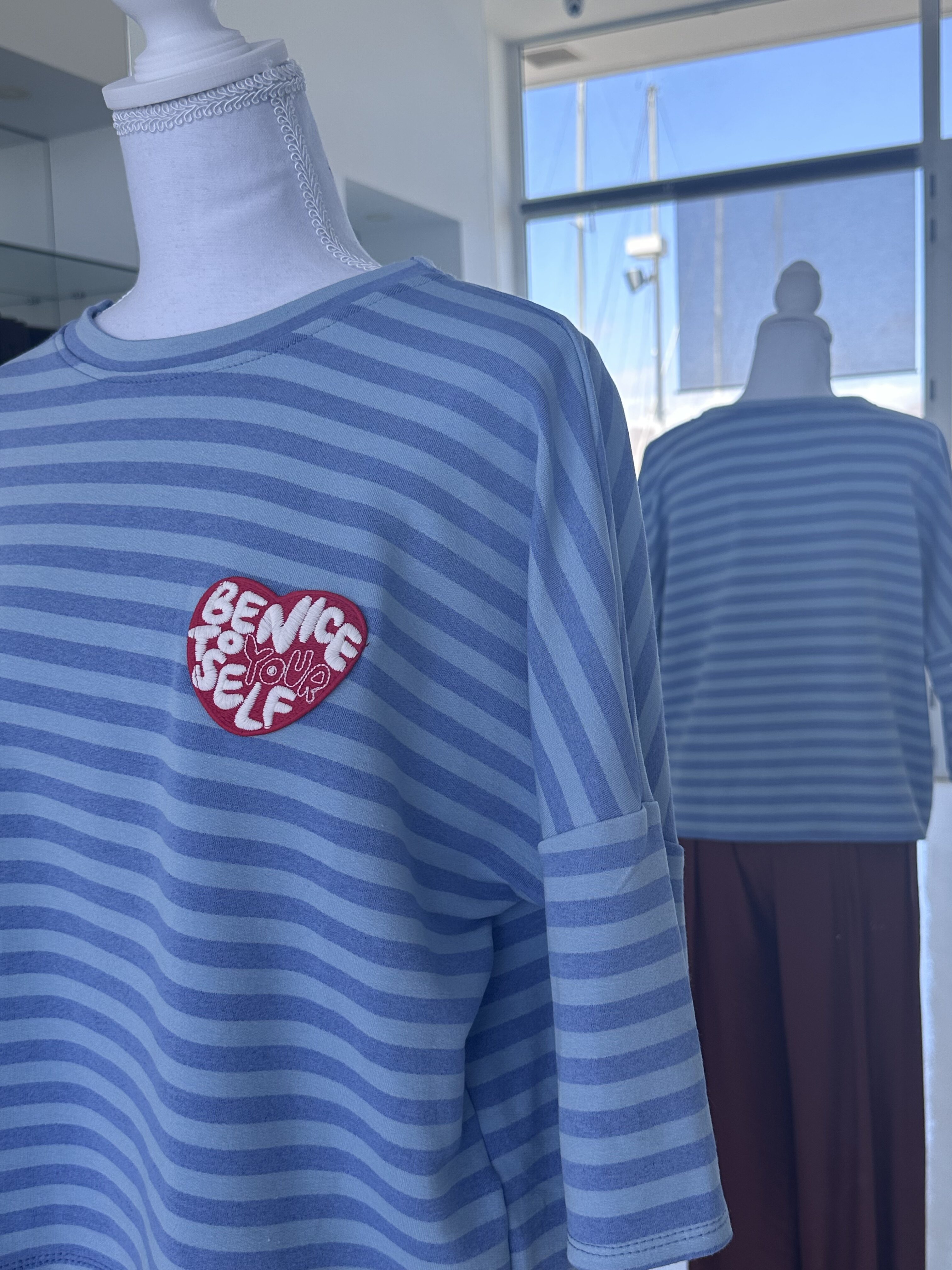 Camiseta de rayas azules - Imagen 5